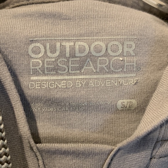 Outdoor Research light gray Ensenada Sun Hoodie, size S. - Picture 3 of 7